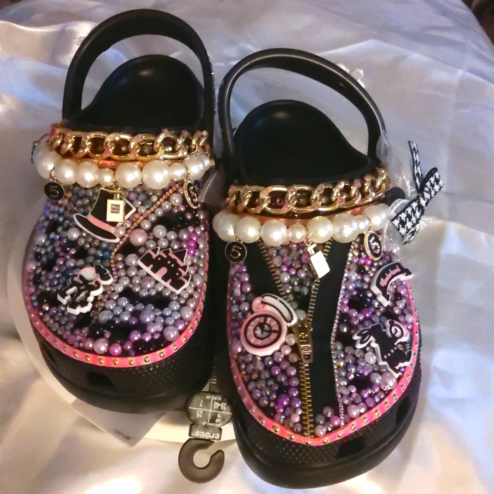 Bling out crocs. ALICE IN  WONDERLAND INSPIRED NWT